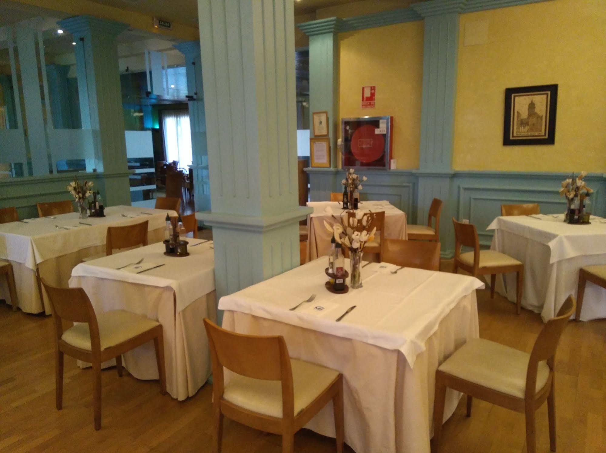 Hotel Fuente Las Piedras Cabra Zewnętrze zdjęcie